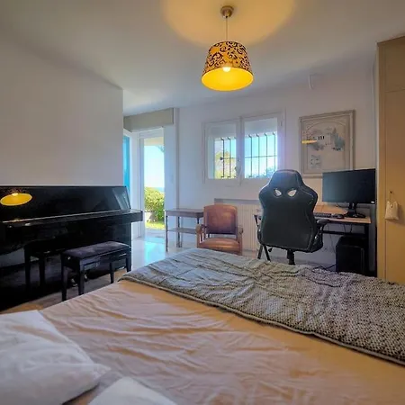 Villa Frgk Le Petit Bois Panoramic View, Lush Garden Ultra-fast Wi-fi Near Cannes Vallauris