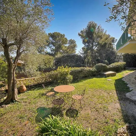 Frgk Le Petit Bois Vue Panoramique Jardin Verdoyant Près De Cannes